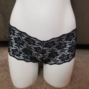 Black lacey Boyshort Size Small 5 🌟4 for $12🌟